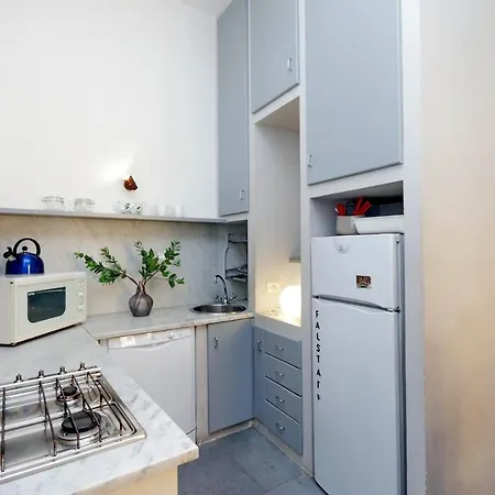 Falstaff Apartment *